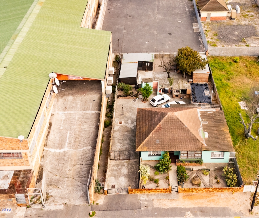 3 Bedroom Property for Sale in Elsies River Western Cape